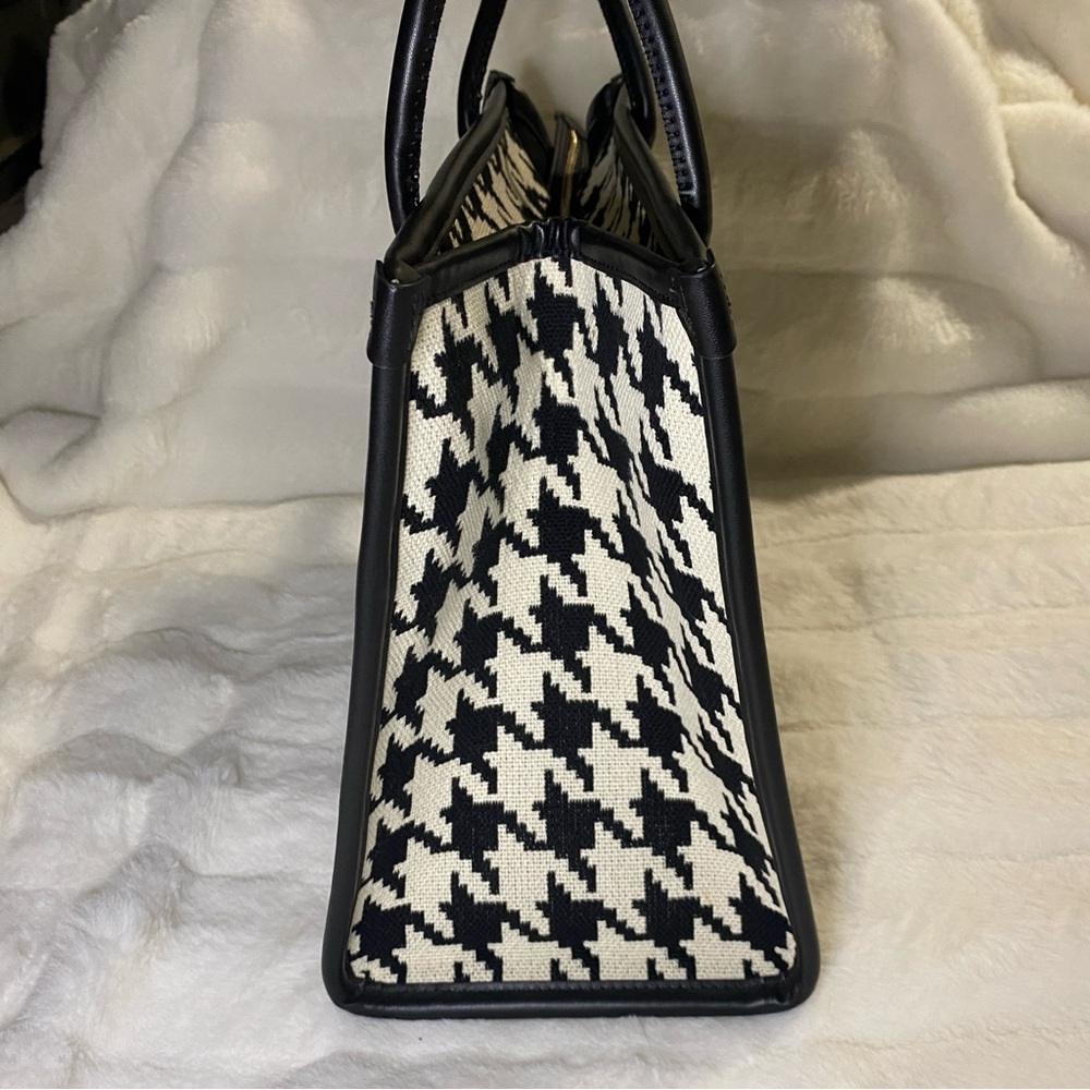 Excellent Condition Kate Spade Ella Houndstooth Jacquard
Tote Bag - Picture 15 of 16